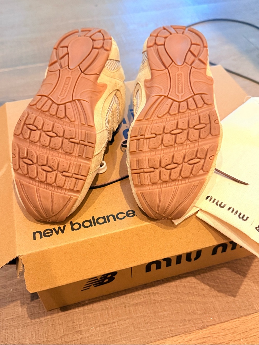 New Balance X Miu Miu 530 SL suede and mesh sneakers - Picture 8 of 8
